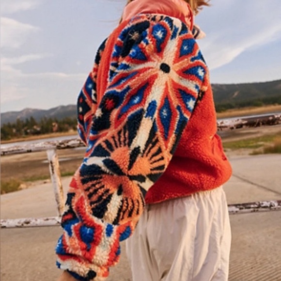 Free People Geometric Orange Hit The Slopes Pullover Quarter Snap Sherpa XS - Picture 8 of 9